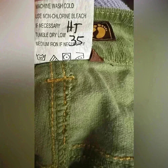 The coolest Hang Ten corduroy pants - Picture 3 of 8